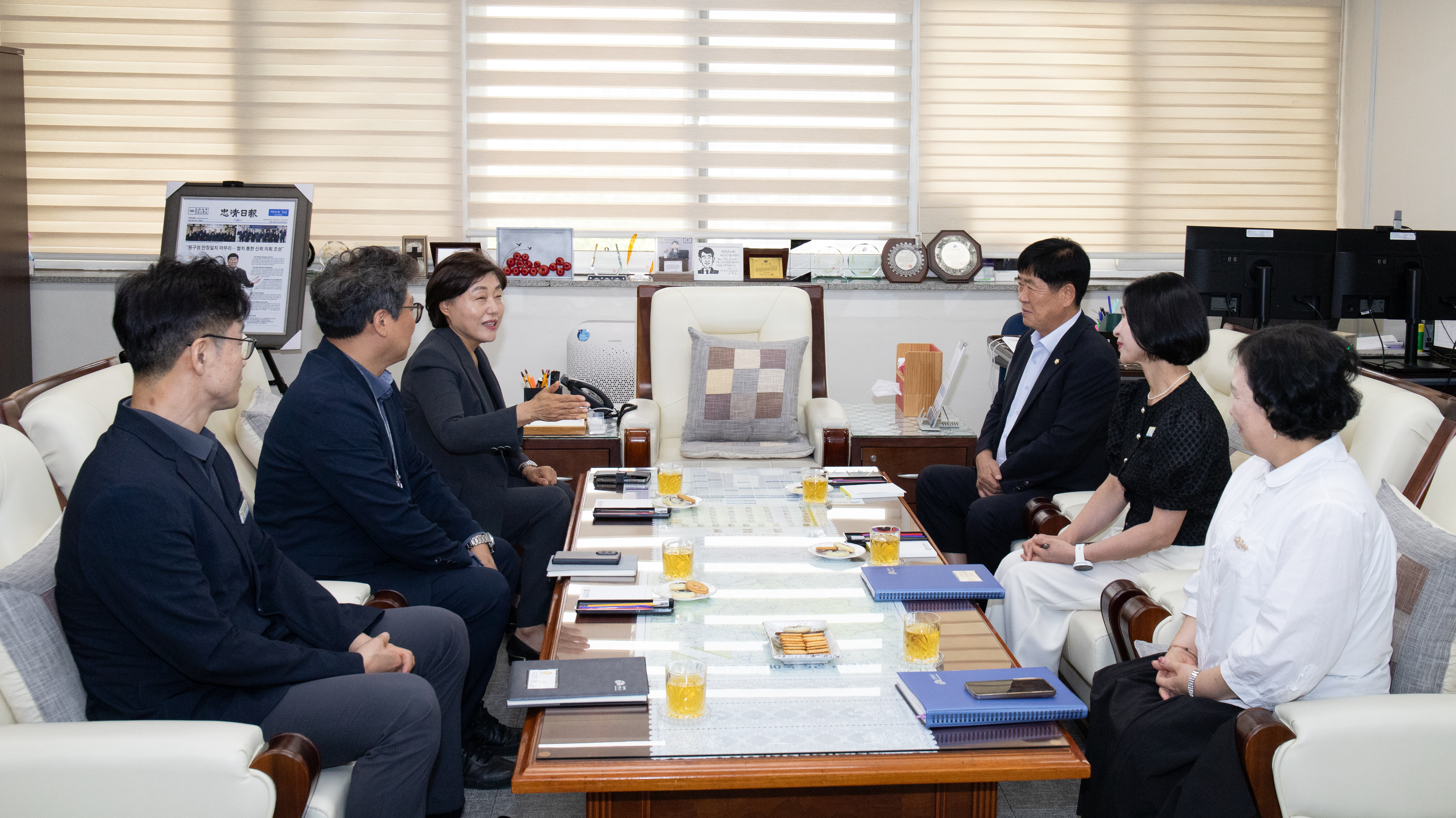 20260812_외빈접견_청주시의회 의장3